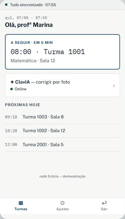 Tela inicial do professor: a próxima aula em destaque, o atalho da ClavIA para corrigir por foto, e as aulas seguintes do dia.